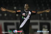 Jogadores comemoram gol de Ded