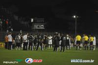 Jogadores rezando por Ricardo Gomes