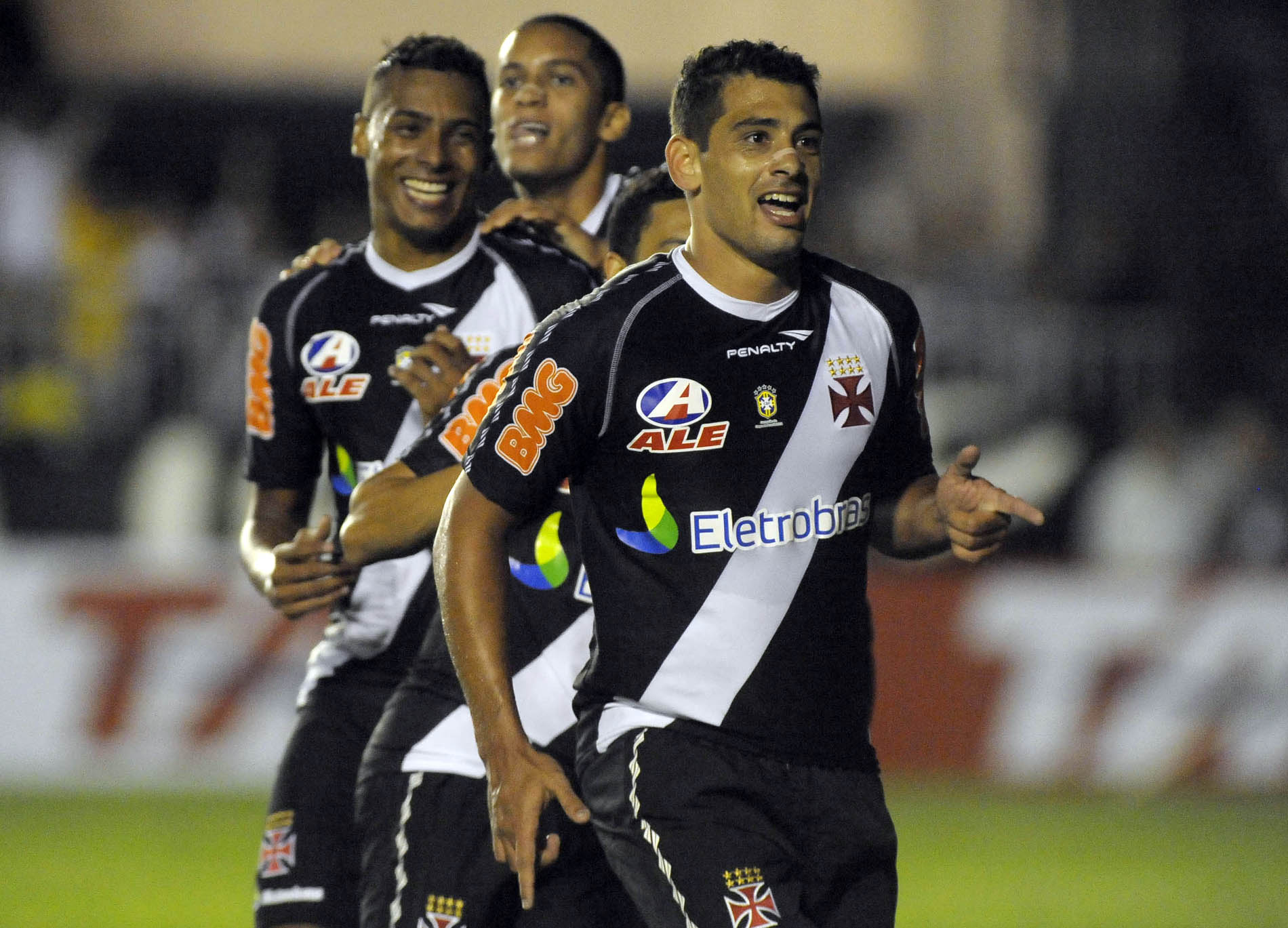 Trem Bala está na final da Taça Valadares Corujão Futebol de Campo