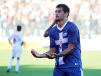 Jogadores comemoram gol de Diego Souza