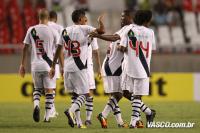 Jogadores comemoram gol de Kim