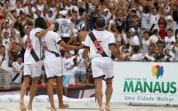 Jogadores comemoram gol do Vasco