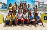 Primeira da esquerda para a direita, Aretha no pdio recebendo prmio de segundo lugar na 2 etapa do Brasileiro.