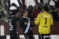 Jogadores comemoram a classificao