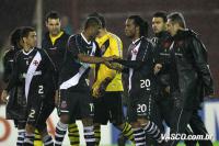 Jogadores comemoram a classificao