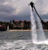 Vascano percorre circuito em indita competio de jet pack aqutico, na qual conquistou a quarta colocao