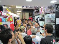 Os vascanos lotaram a loja vascana no shopping da Zona Norte.