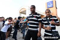 Chegada de Ded e Fellipe Bastos ao estdio