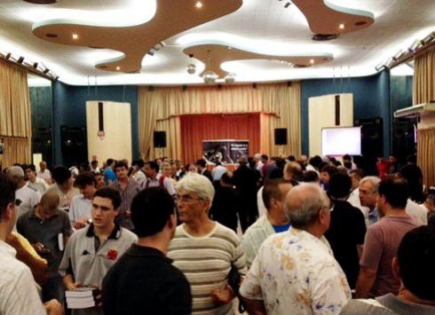 Lanamento da biografia contou com centenas de pessoas