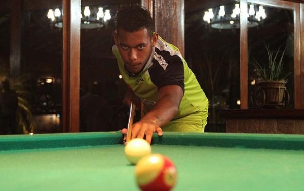 O lateral-esquerdo Dieyson tambm brincou