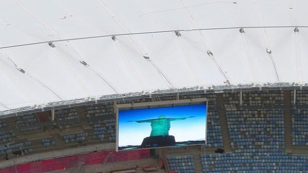 Telo do Maracan faz teste com imagem do Cristo Redentor