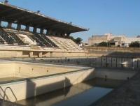 O local  composto por quatro piscinas: uma olmpica, uma para saltos ornamentais e duas pequenas para o aquecimento dos atletas