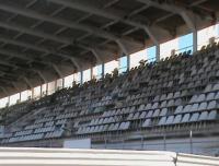 Faltam cadeiras e sobram infiltraes nas arquibancadas do parque aqutico do Vasco