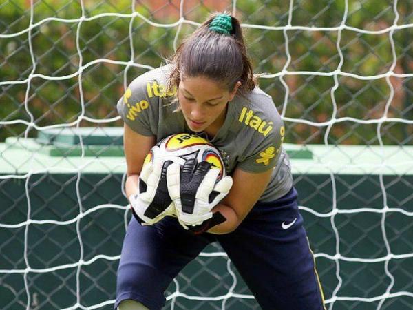 Nicole, goleira da Seleo Brasileira