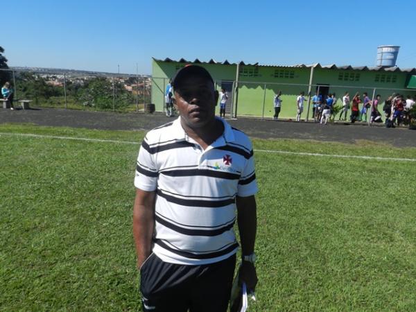 Almir Santos  o responsvel por captar talentos