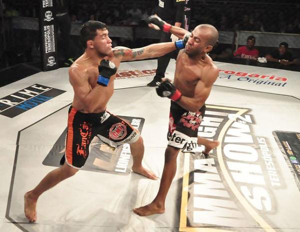 Sandro China em ao no evento do ltimo sbado em Terespolis