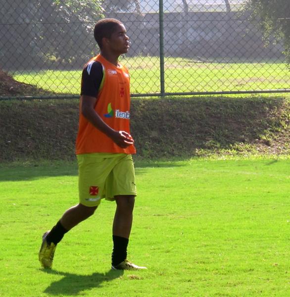 Lorran, lateral-esquerdo do Juvenil do Vasco