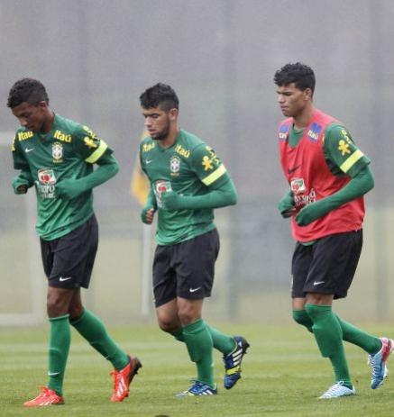 Caio Monteiro (esquerda) e Danilo (de colete)-