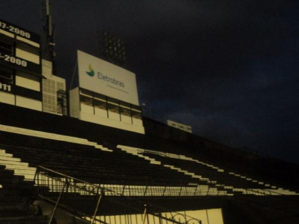 Propagandas da Eletrobras em So Janurio so fceis de achar