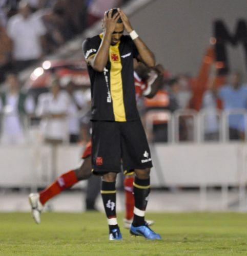 lton fez o 1 gol da camisa da subida em 2009