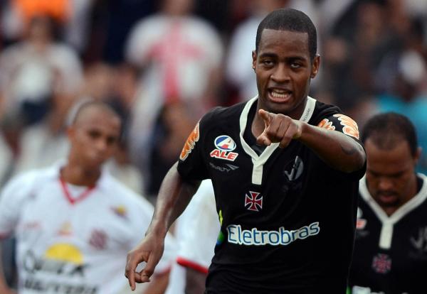 Ded fez o 1 gol da camisa contra o racismo em 2011