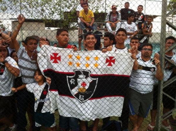 Torcedores fazem festa