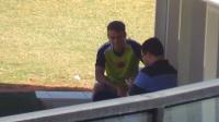 Marquinhos conversa com dirigente do Vasco