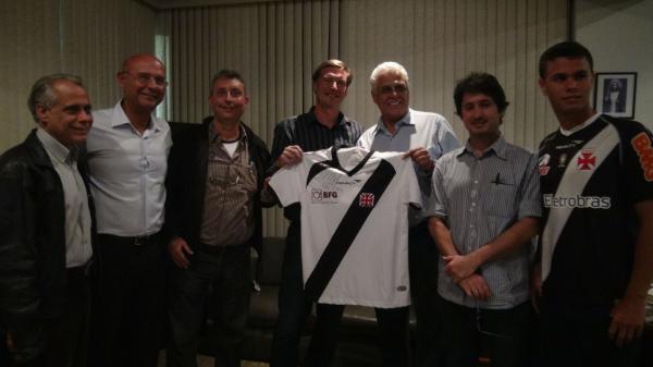 Da esquerda para a direita: Tadeu Corra, vice presidente de Esportes Olmpicos e Responsabilidade Social; Djan Madruga; Salvador Perrella; Alex Baumann; Roberto Dinamite; Marcio Marques; Djan Santon. 