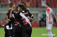 Jogadores comemoram gol de Willie