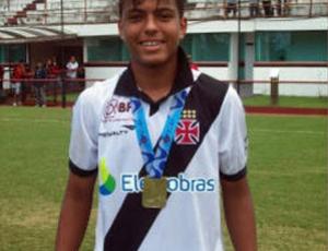 Evander, em foto na Gvea: meia-atacante est no Vasco desde os 11 anos