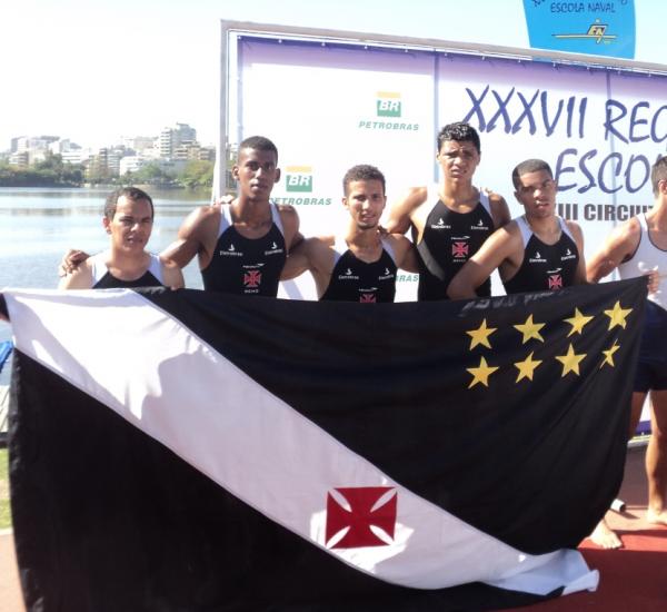 Equipe do 4 com aspirante ficou em segundo lugar na primeira prova olmpica do dia