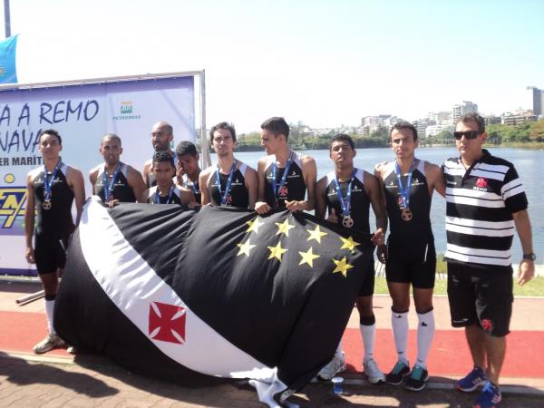 Terceira lugar no yole a oito da categoria escola