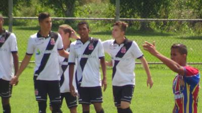 Caio Monteiro (meio) e Renato Kayser (direita)