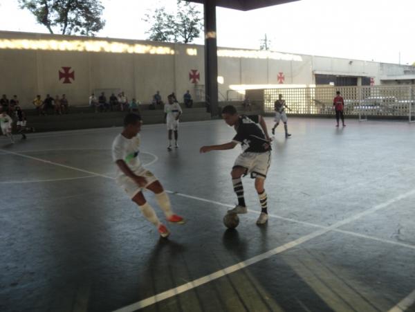 Estadual sub-17 de futsal: C.R. Vasco da Gama 7 x 1 Montanha Clube