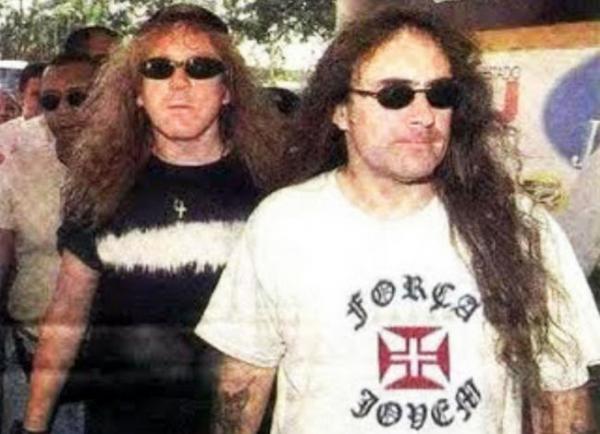Steve Harris e Janick Gers chegando ao Maracan em 2001