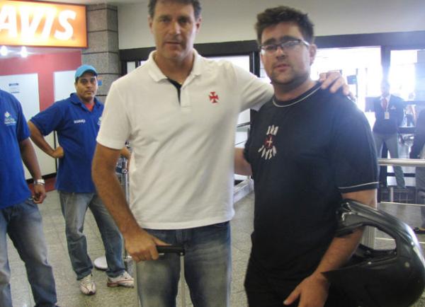 Torcedor solitrio tieta preparador de goleiros e dolo Carlos Germano