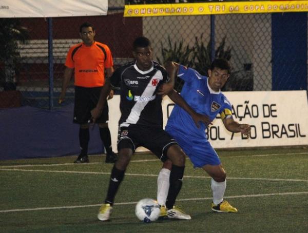 Vasco e Niteri fizeram jogo truncado no Iate Clube Jardim Guanabara