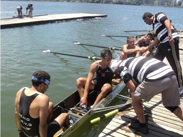 Liderado pelos argentinos, oito com vascano encosta aps a prova