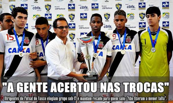 Ricardo Lon, Vice-Presidente de Quadra e Salo entrega a taa de vice-campeo brasileiro aos atletas Cruzmaltinos