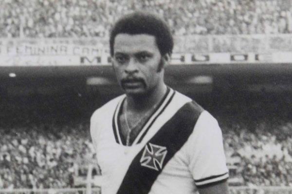 Alfinete com a camisa do Vasco