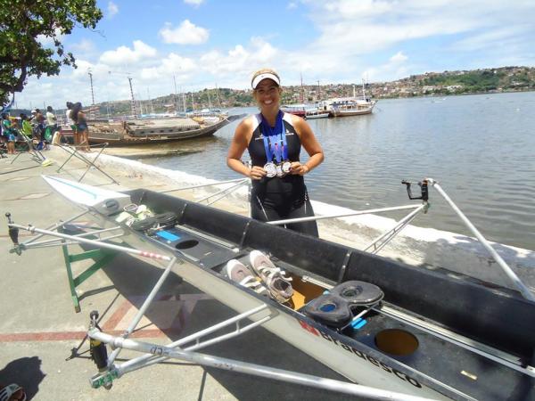 nica mulher da equipe, Ftima Brando ganhou uma prata, dois bronzes e um quarto lugar em Salvador/BA