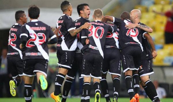 Time do Vasco exibiu marca da campanha Vasco Dvida Zero na camisa