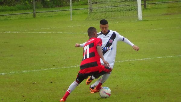 Gabriel Buriche, lateral-direito do Infantil do Vasco