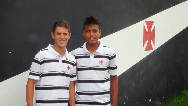 Matheus Pet e Evander, vascanos da Seleo Brasileira Sub-15