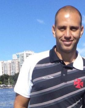 Carlos Henrique Siqueira Martins - Auxiliar-tcnico no remo do Vasco, trabalha com a pr-equipe pela manh e com a preparao fsica da equipe  tarde