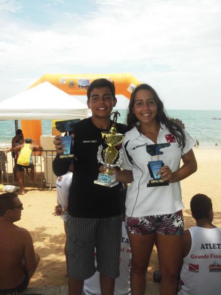 Mariana Mello e Pedro Mello, os mais vitoriosos das Maratonas Aquticas do Vasco, deixaram o clube 