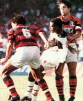 Dener contra o Flamengo no Maracan�