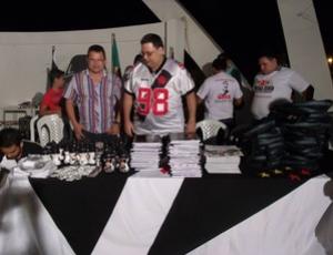 Kits tm mochila, caderno, livro infantil, garrafinha, caderno, lpis, borracha... tudo do Vasco da Gama