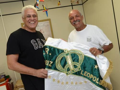 Roberto Dinamite e Junior visitaram nesta tera o barraco da Imperatriz Leopoldinense. Craques estaro no desfile.