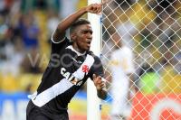 Thalles comemorando gol